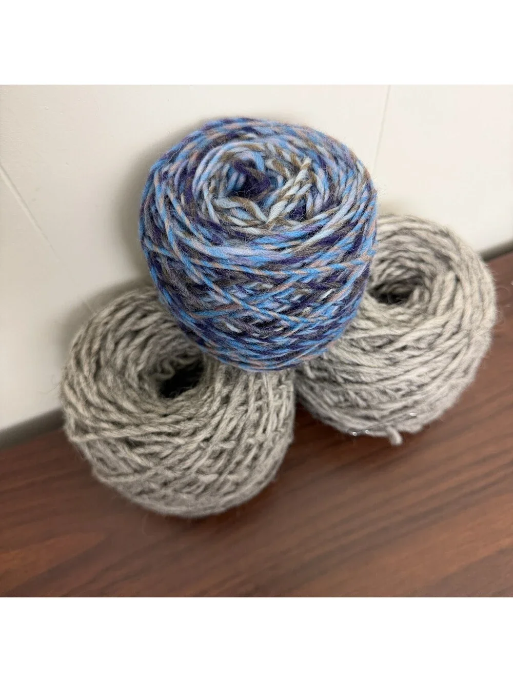 100% Wool Yarn Lot 350 Yds Gray (2 Cakes)  BONUS Wool Mixed Color Cake